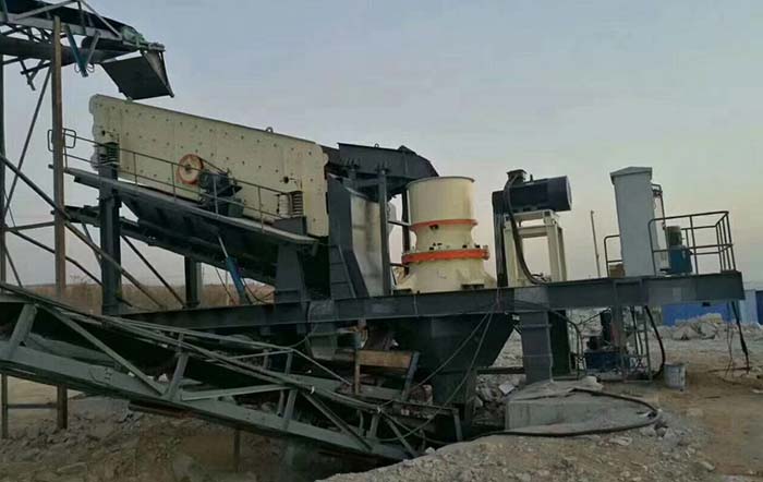 用于破碎蘤崗巗的迻動式咊固定式破碎設備