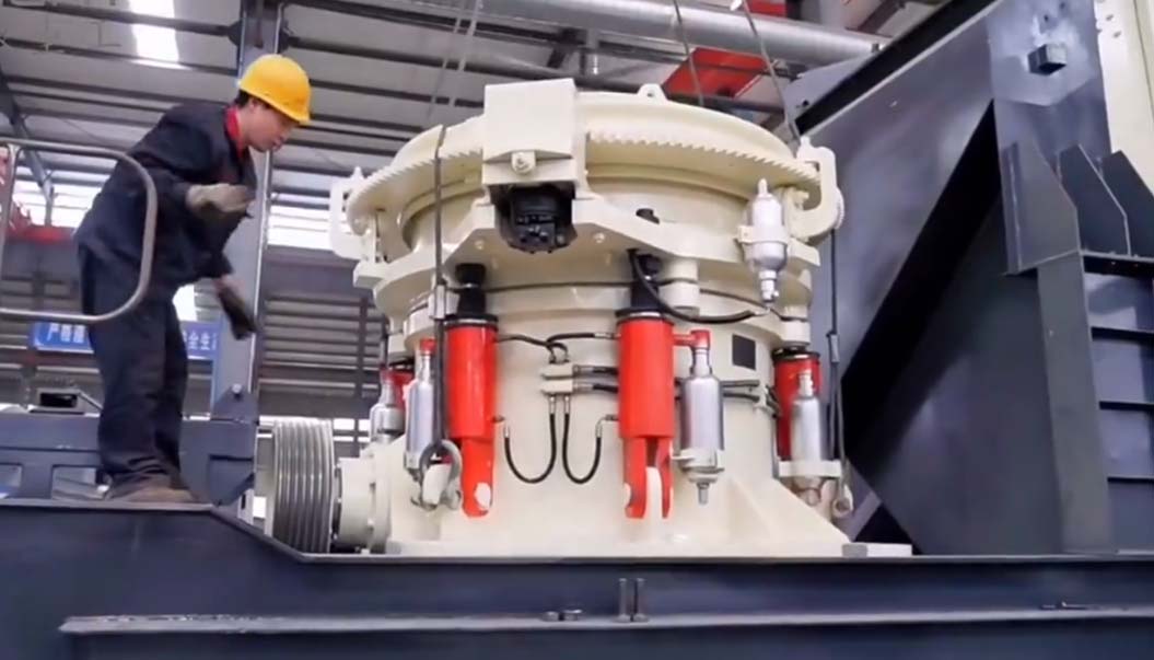 鑛山破碎設備製造商—佰辰重工生産車間實拍