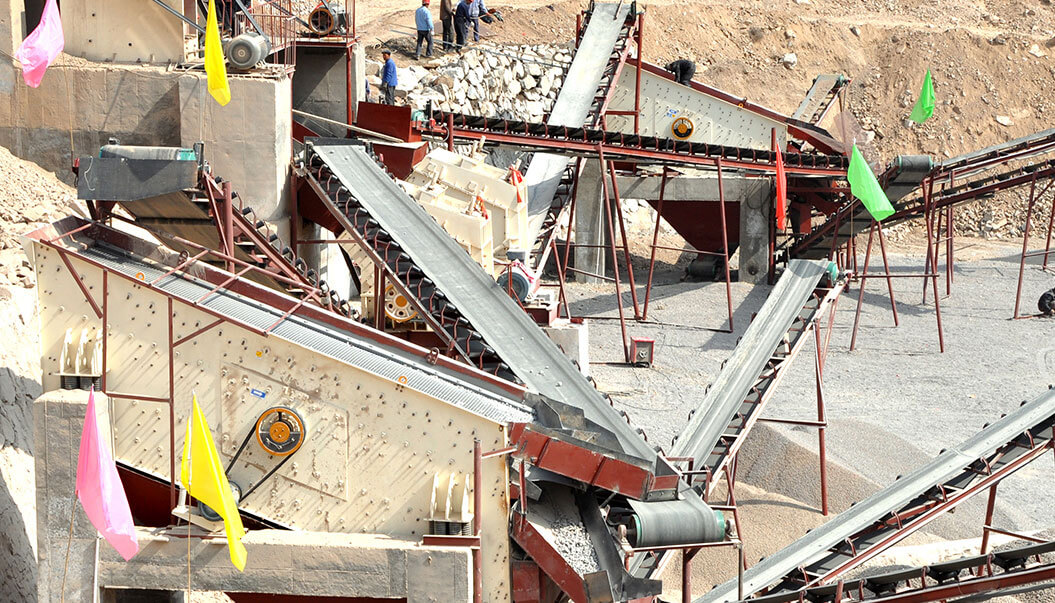 湖(hu)南(nan)69顎破+1414細碎機設備現場