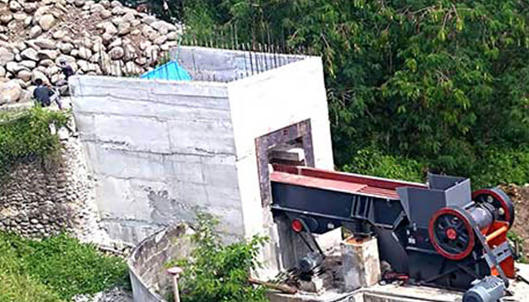 石灰石(shi)破碎生産(chan)線