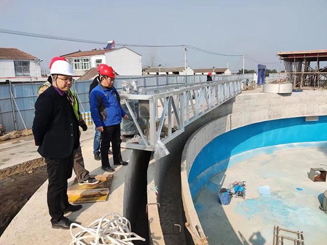 河南萬川環保設備公司領導到永城、濟南兩箇項(xiang)目視詧工作